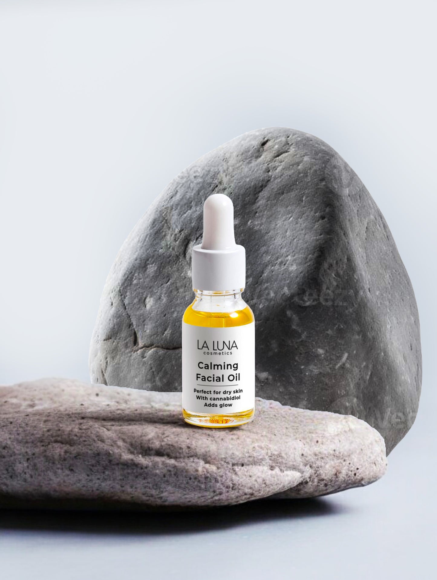 La Luna Calming Facial Oil – Vegan, Organic Hemp Seed Oil & 1% Cannabidiol for Dry & Oily Skin, Hydrating & Skin-Calming Treatment, Nut-Free & Gluten-Free Face Care.