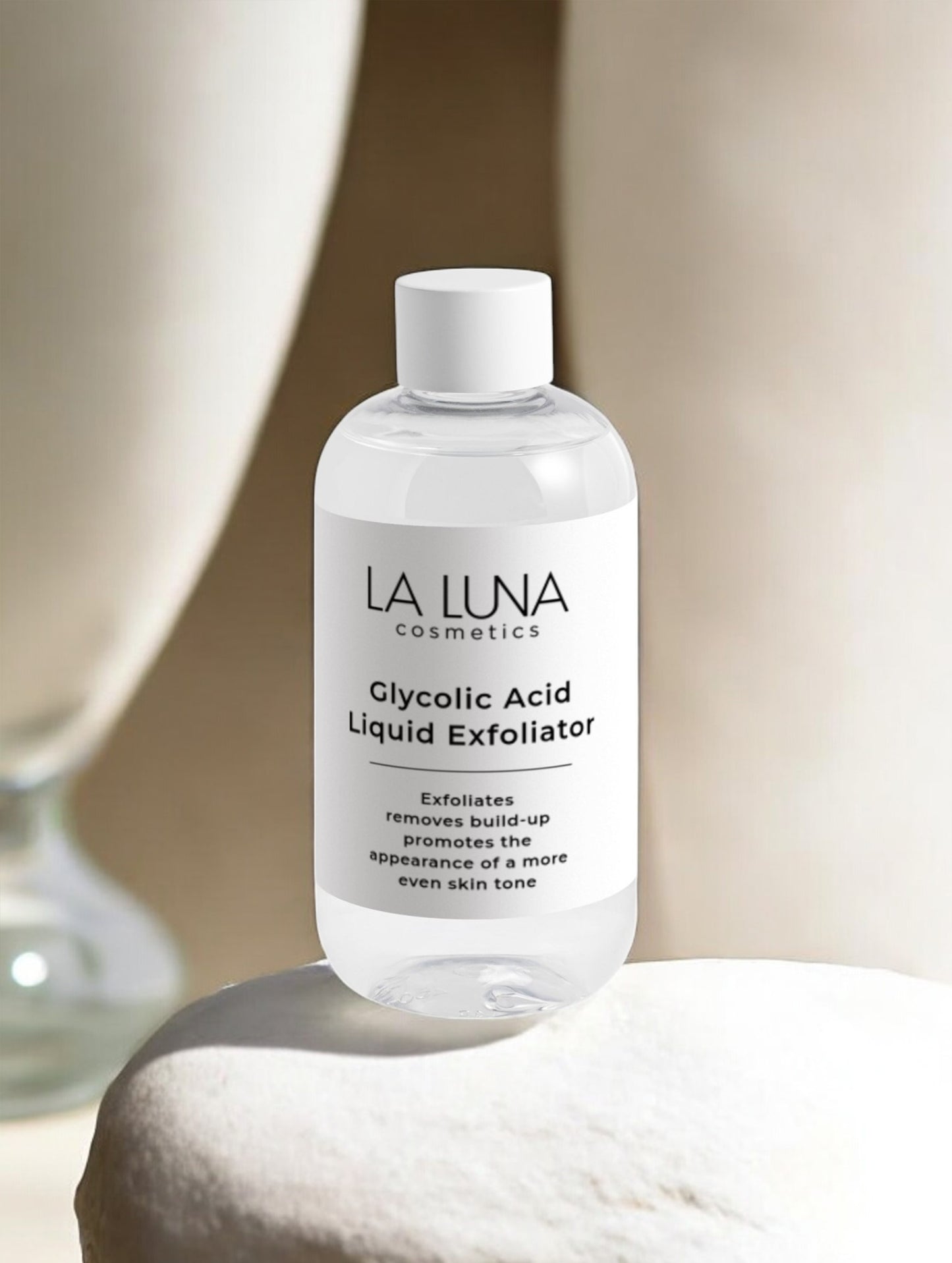 La Luna Glycolic Acid Liquid Exfoliator – Gentle 3.5% AHA Exfoliant for Smoother, Brighter Skin | Infused with Cranberry & Lingonberry Extracts.
