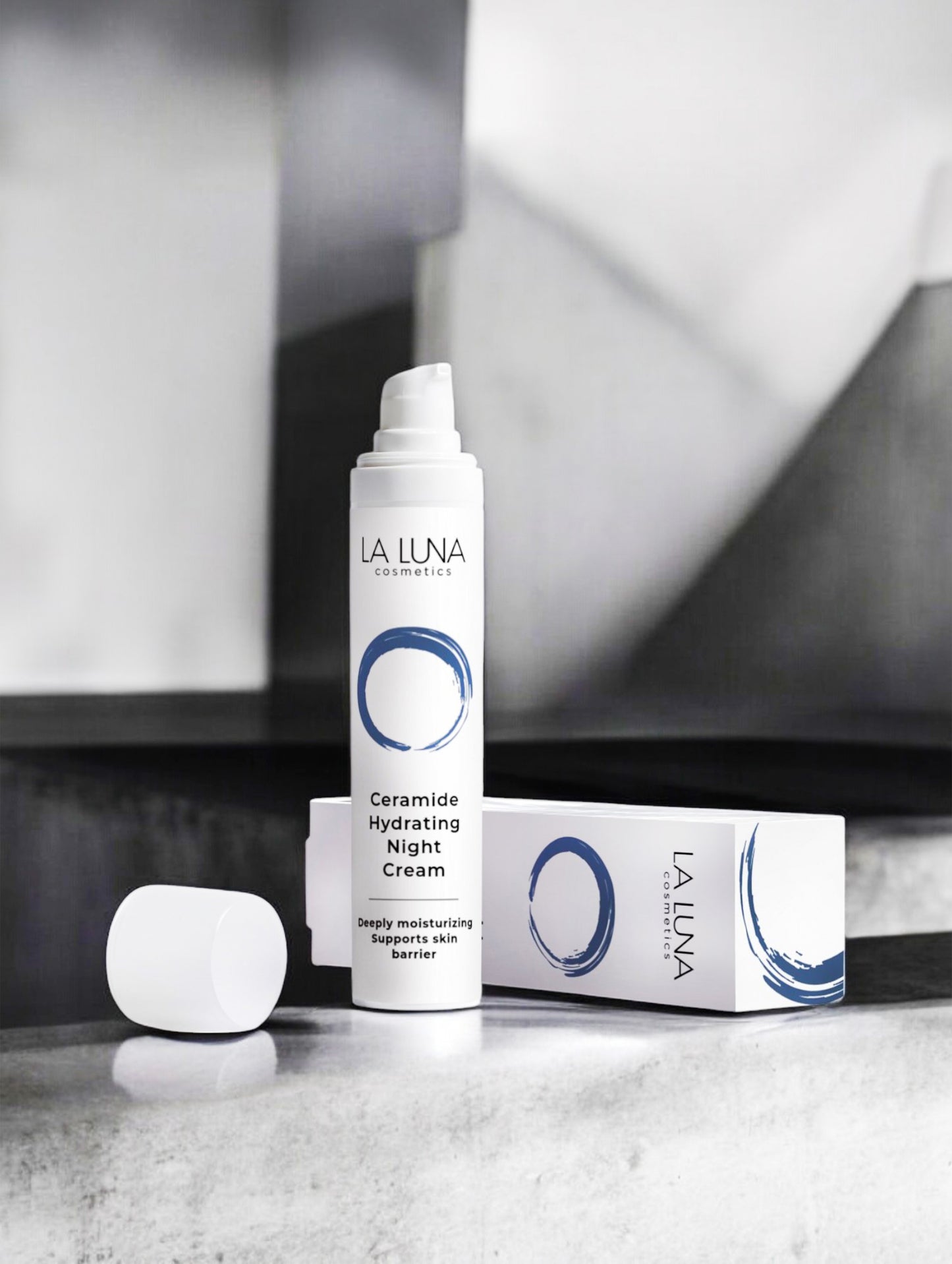 La Luna Ceramide Hydrating Night Cream – Deeply Moisturizing, Anti-Aging, Supports Skin Barrier, Promotes Overnight Skin Renewal, Infused with Ceramides, Aloe Juice, Jojoba Oil, Shea Butter, and Hyaluronic Acid for Soft, Radiant, and Healthy-Looking Skin.
