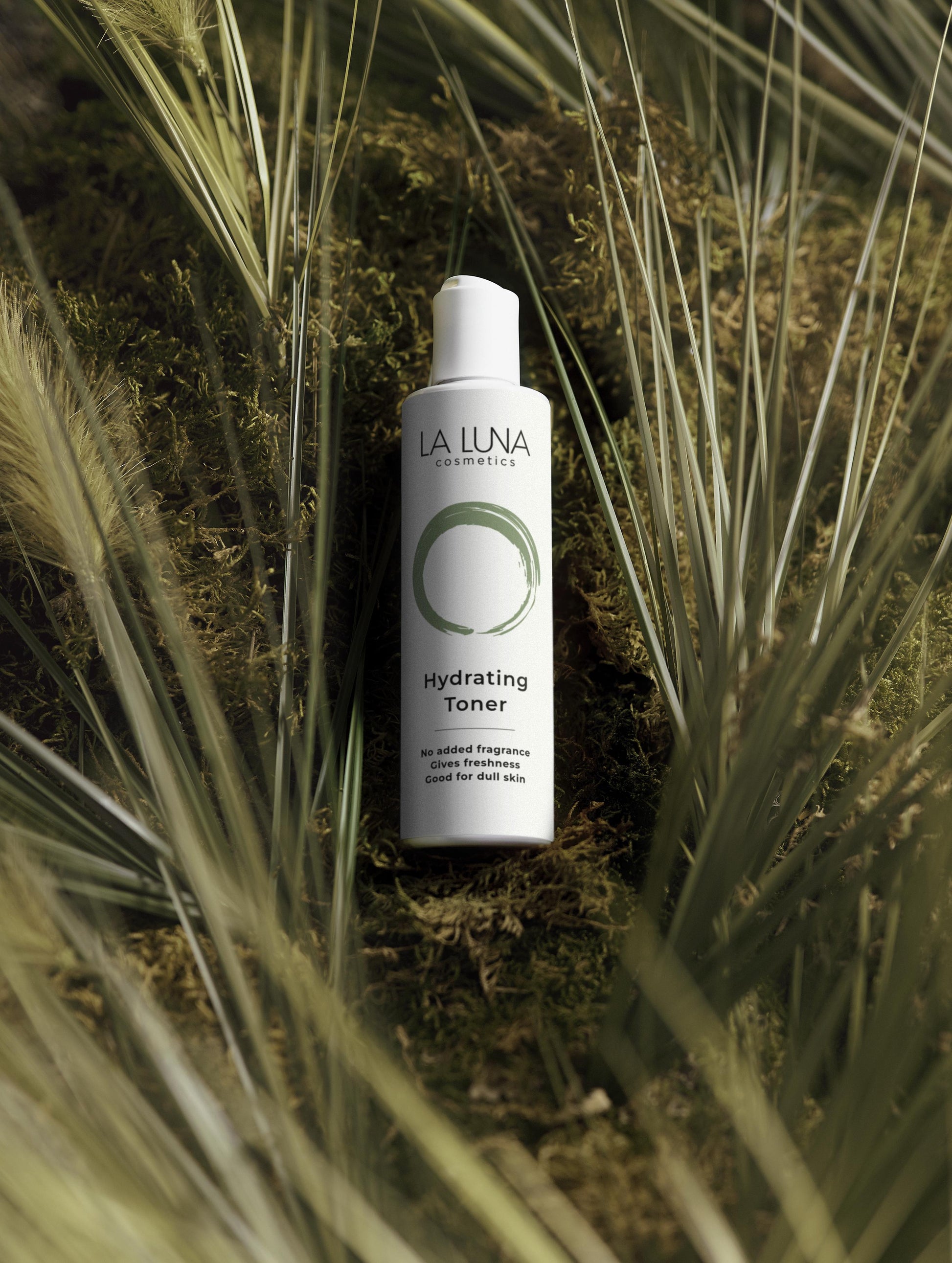 La Luna Hydrating Toner – pH-Balancing, Moisturizing Facial Toner with Rose Flower Water, Hyaluronic Acid & Natural Extracts for Radiant Skin.
